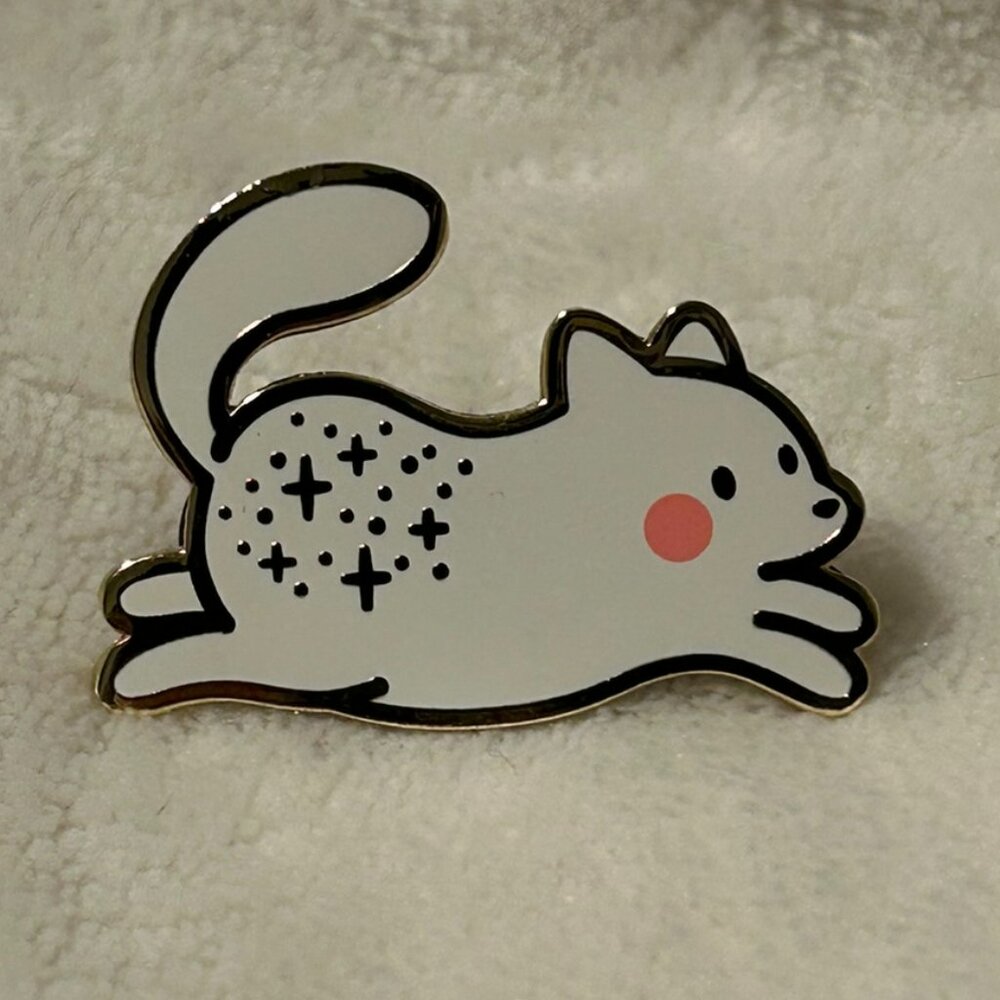 Arcasian Enamel Pin White Cat with Sparkles